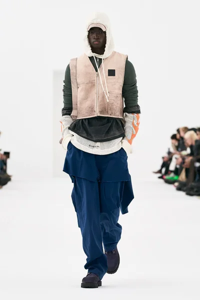 Look 18